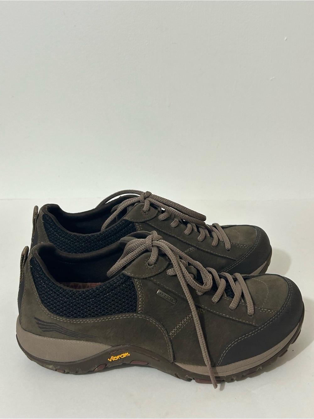 Dansko Paisley Chocolate
Women's Leather Waterproof
Comfort Shoes - EU 38